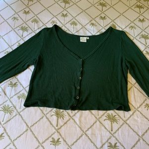 Live in the moment green long sleeve crop top